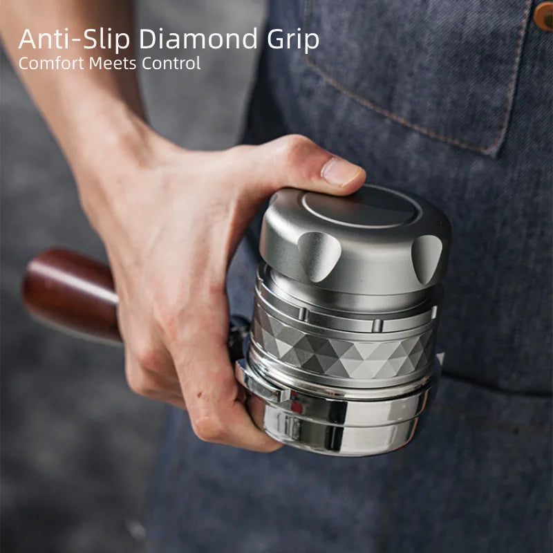 Close up of the aluminum alloy diamond-textured grip.